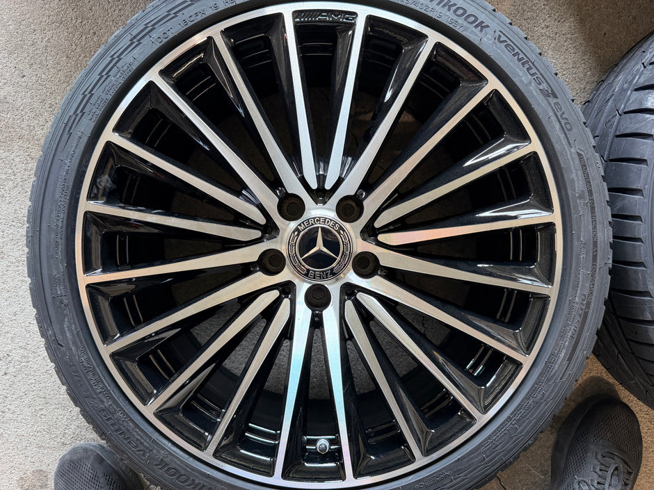 19 inch Origineel Mercedes C klasse W206 velgen met zomerbandenbanden