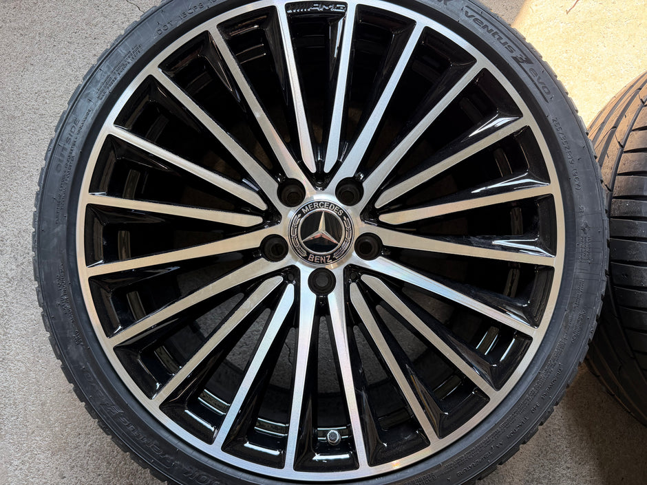 19 inch Origineel Mercedes C klasse W206 velgen met zomerbandenbanden